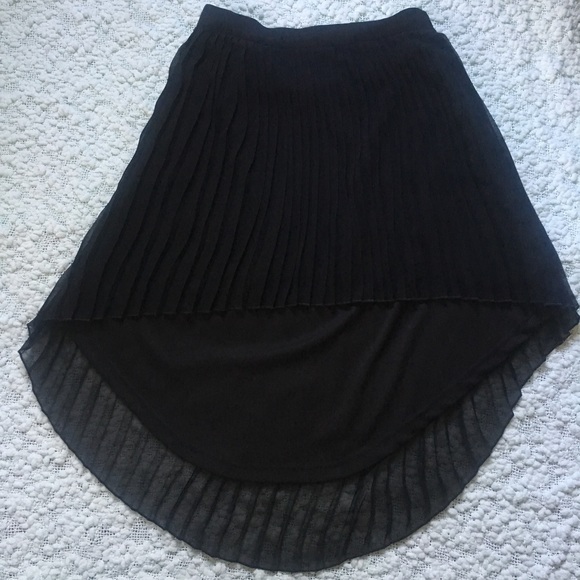 American Eagle Outfitters Dresses & Skirts - Asymmetrical pleated black mini skirt